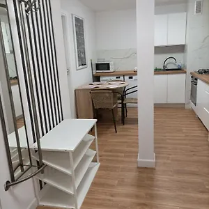 Center 3 Bedroom Apartament
